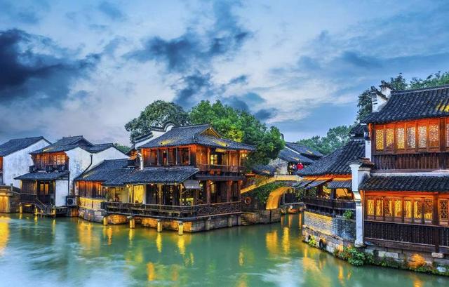 国内旅游你会选择住在闹市区还是郊区,这样的计划更合理